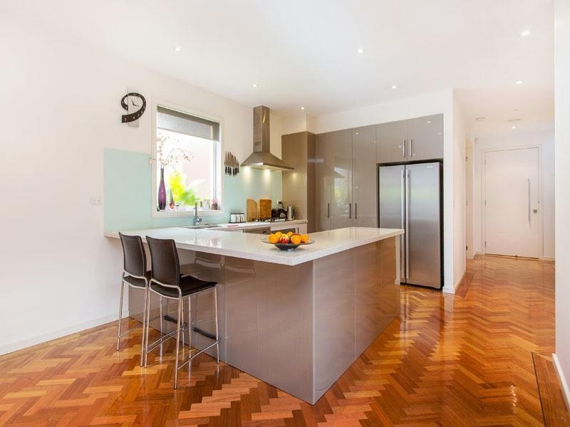 21B Friendship Square, Cheltenham VIC 3192