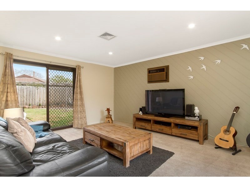 2 Biscay Court, Dingley Village VIC 3172