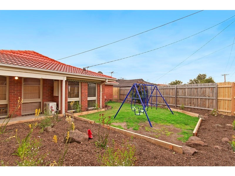 2 Biscay Court, Dingley Village VIC 3172