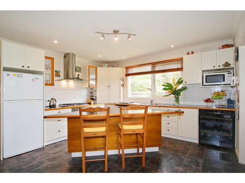 26 Shelford Grove, Dingley Village VIC 3172