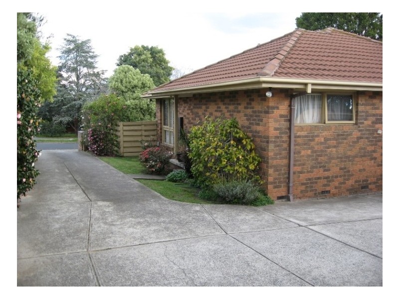 1/3 Barrina Street, Blackburn VIC 3130