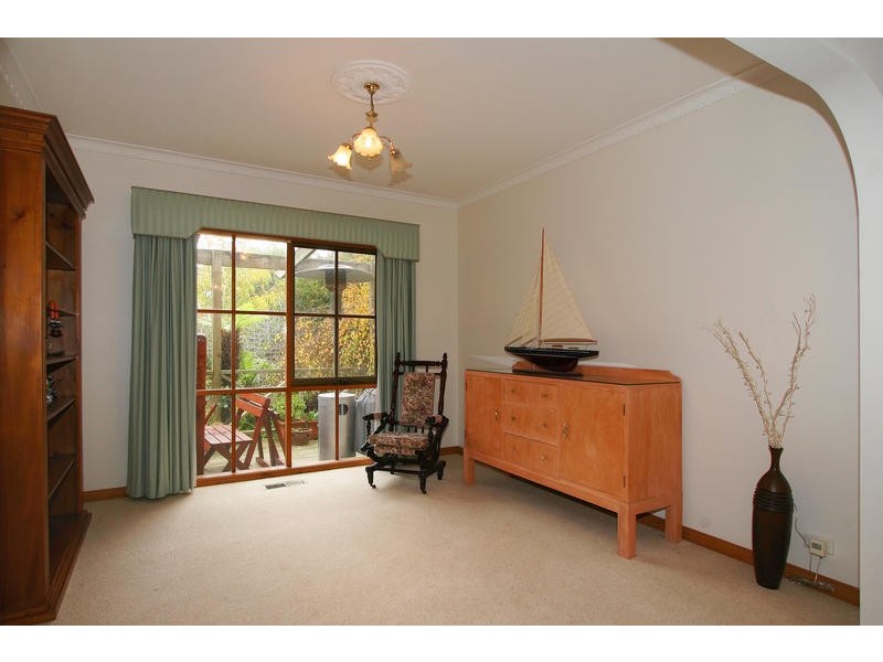 17 Newbridge Close, Dingley Village VIC 3172