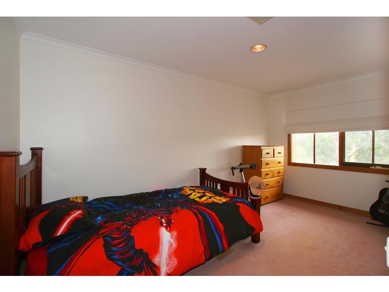 17 Newbridge Close, Dingley Village VIC 3172
