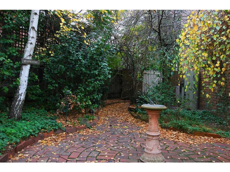 17 Newbridge Close, Dingley Village VIC 3172