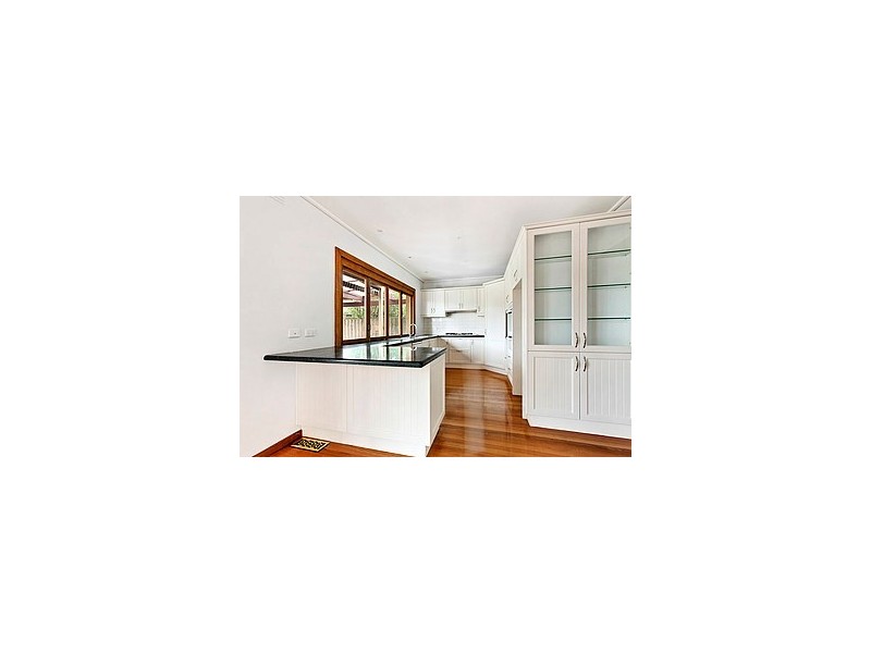 10 Kubis Crescent, Dingley Village VIC 3172