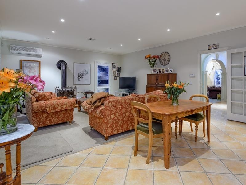 24 Fernhill Drive, Dingley Village VIC 3172