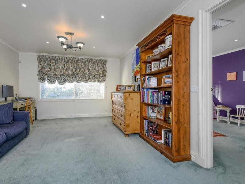 24 Fernhill Drive, Dingley Village VIC 3172