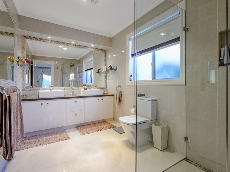 24 Fernhill Drive, Dingley Village VIC 3172