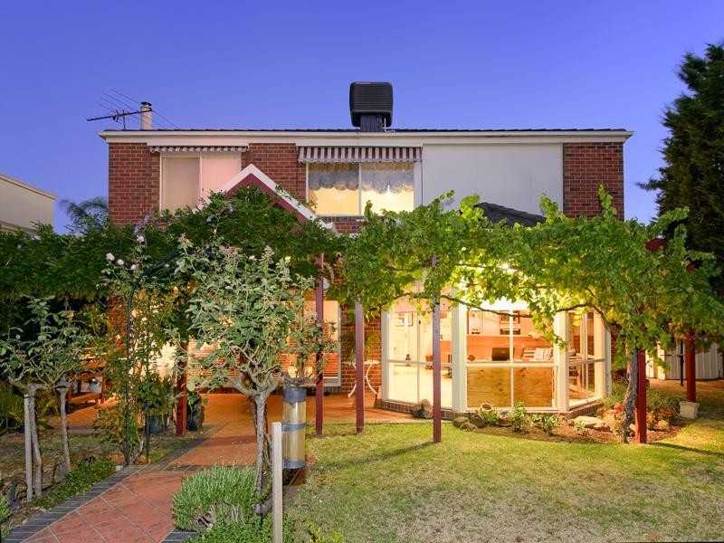 24 Fernhill Drive, Dingley Village VIC 3172