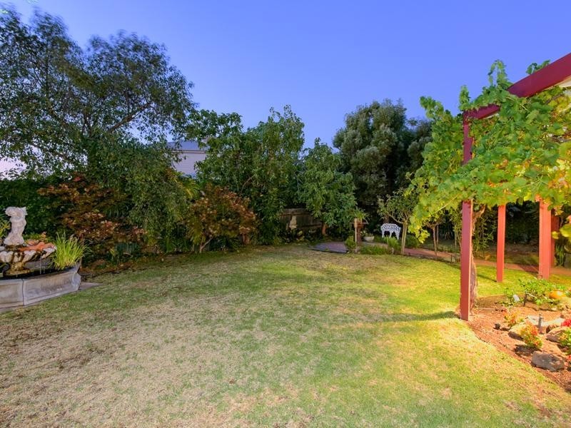 24 Fernhill Drive, Dingley Village VIC 3172