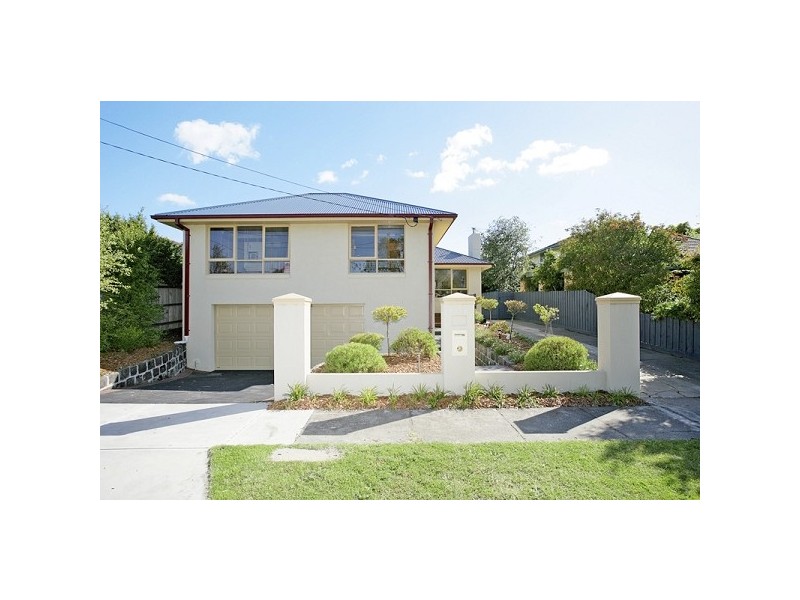 15 St Marks Close, Dingley Village VIC 3172