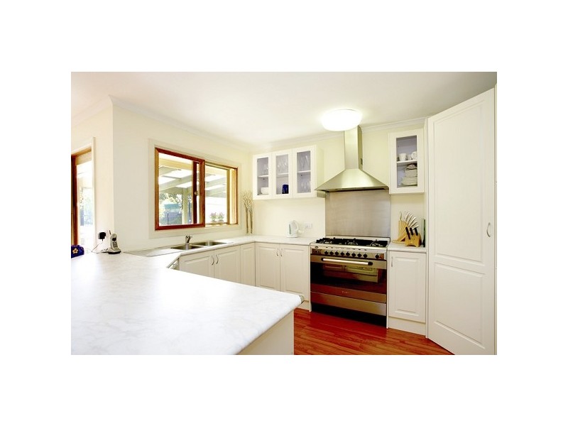 15 St Marks Close, Dingley Village VIC 3172