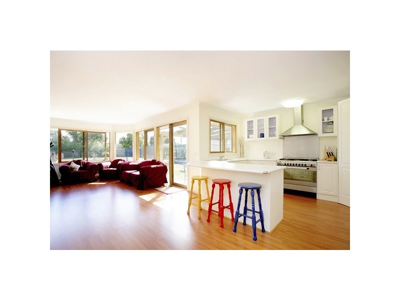 15 St Marks Close, Dingley Village VIC 3172
