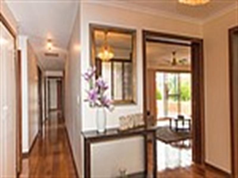 11 Golfwood Close, Dingley Village VIC 3172