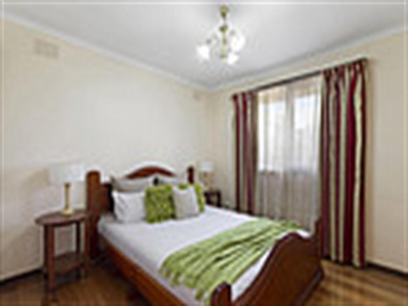 11 Golfwood Close, Dingley Village VIC 3172