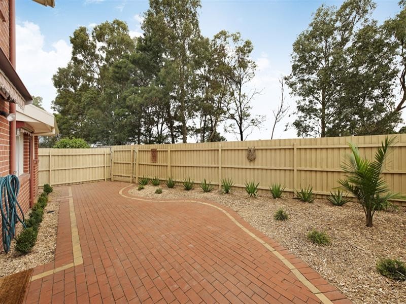 18 Albert Place, Dingley Village VIC 3172
