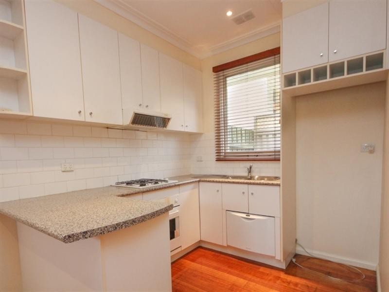 3/6 Neville Street, Mentone VIC 3194