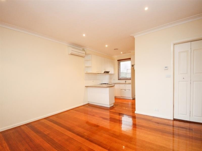 3/6 Neville Street, Mentone VIC 3194