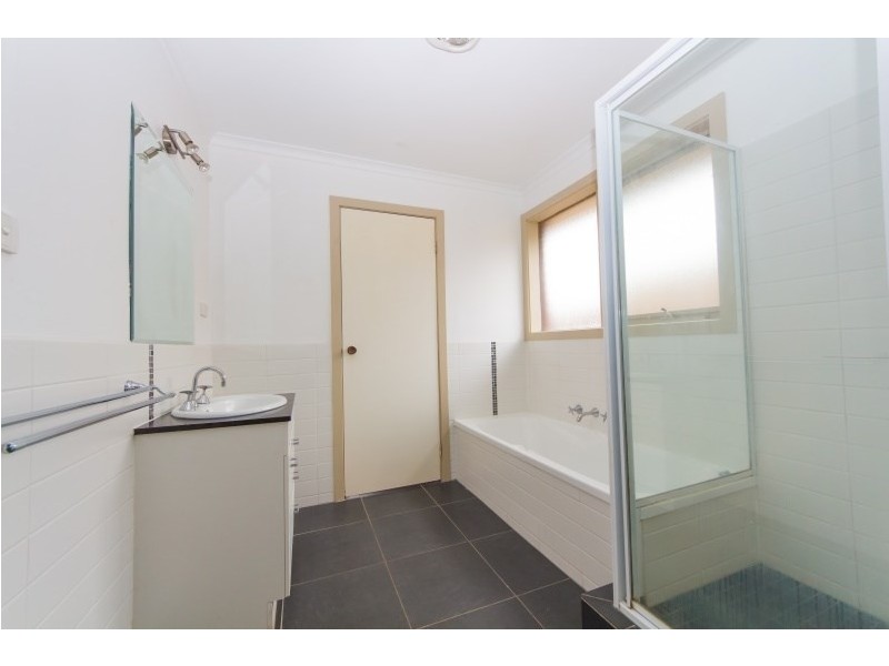 4 Oakwood Drive, Keysborough VIC 3173