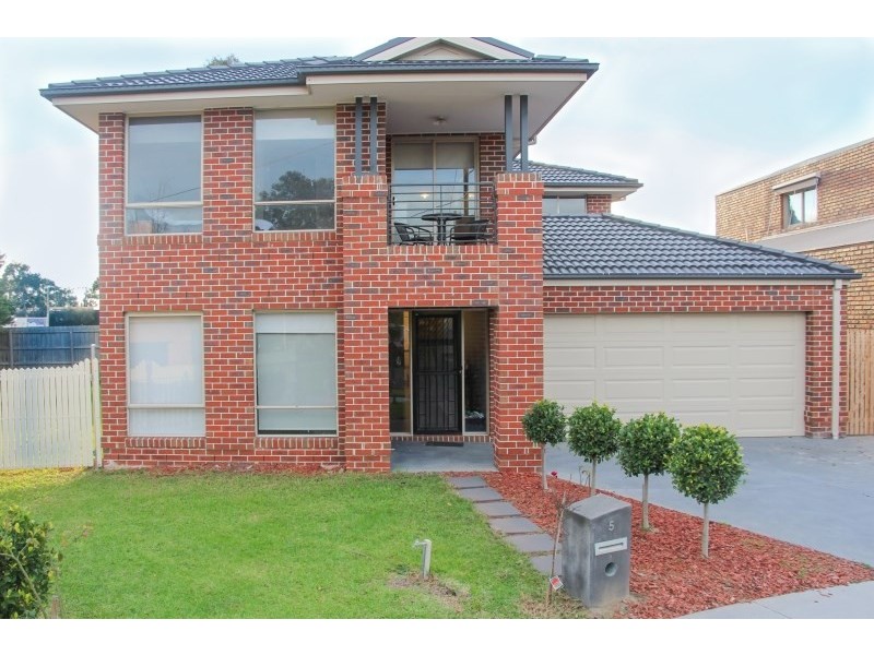 5 Emma Place, Dingley Village VIC 3172