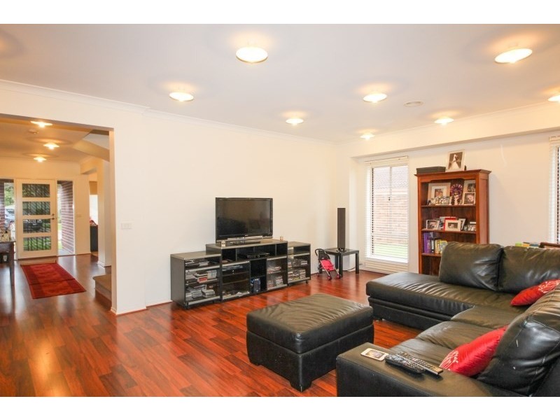 5 Emma Place, Dingley Village VIC 3172