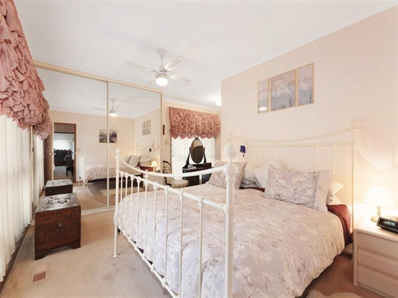 34 Renowden Street, Cheltenham VIC 3192