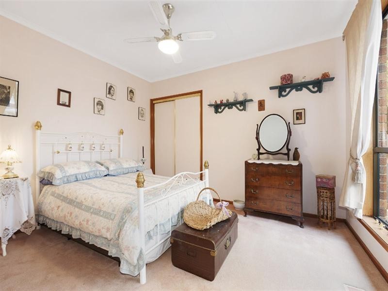 34 Renowden Street, Cheltenham VIC 3192