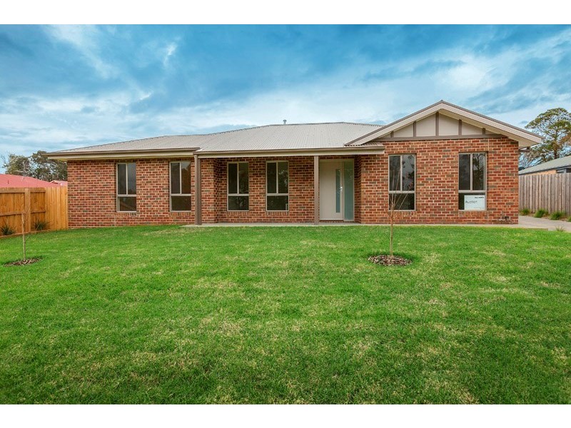 1/34 Railway Avenue, Garfield VIC 3814