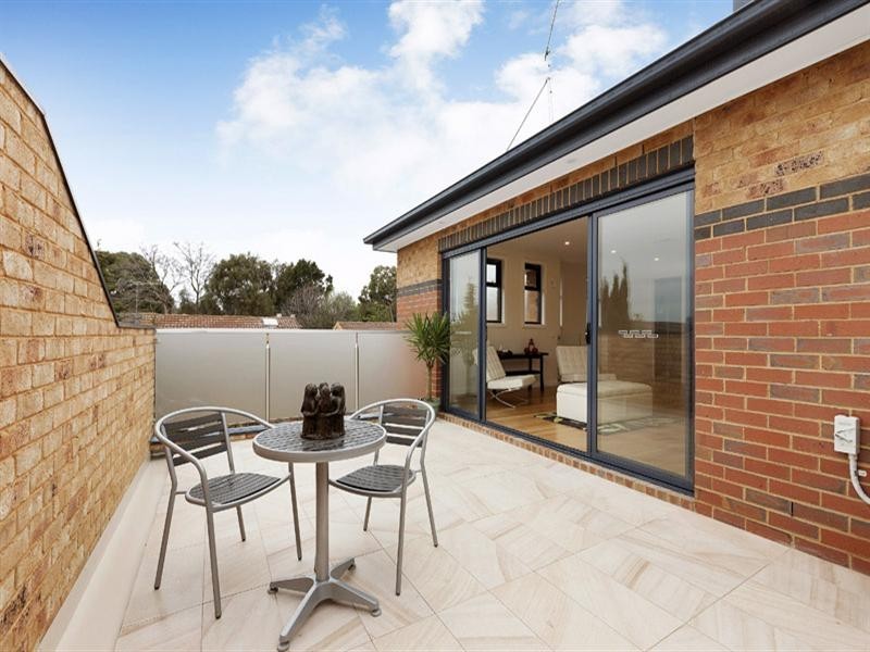 2B Jean Street, Cheltenham VIC 3192