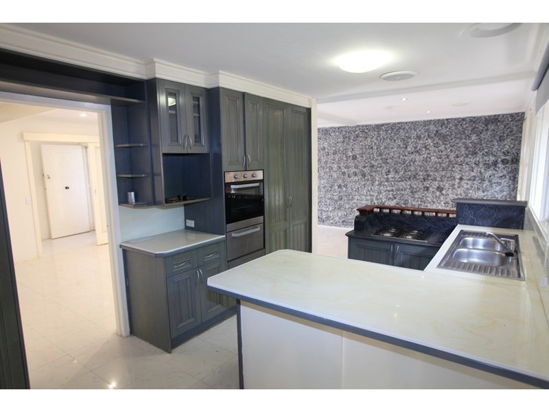 42 Village Drive, Dingley Village VIC 3172