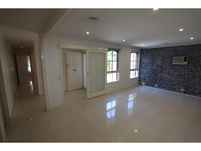 42 Village Drive, Dingley Village VIC 3172