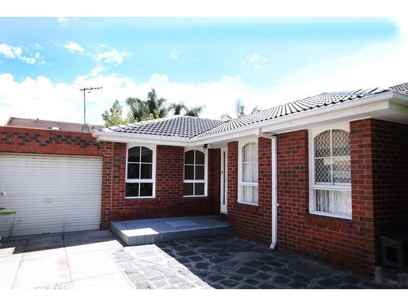 42 Village Drive, Dingley Village VIC 3172
