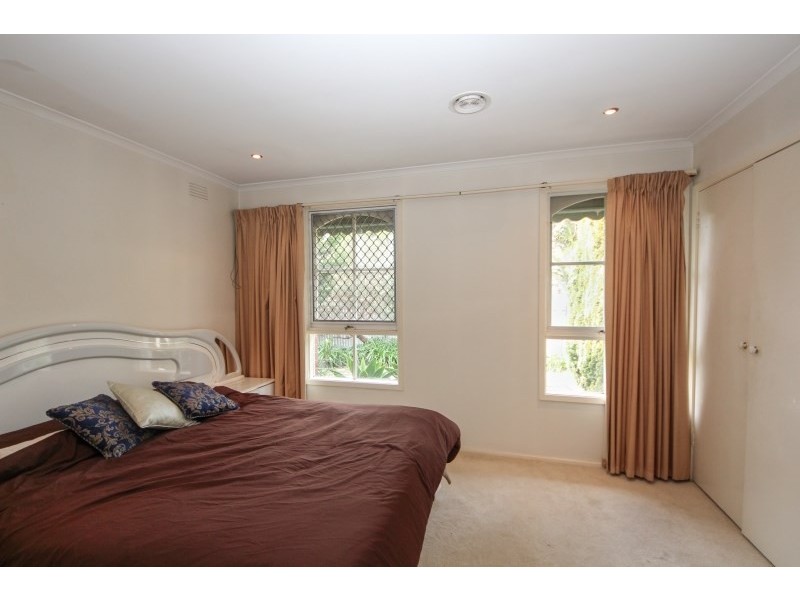 42 Village Drive, Dingley Village VIC 3172