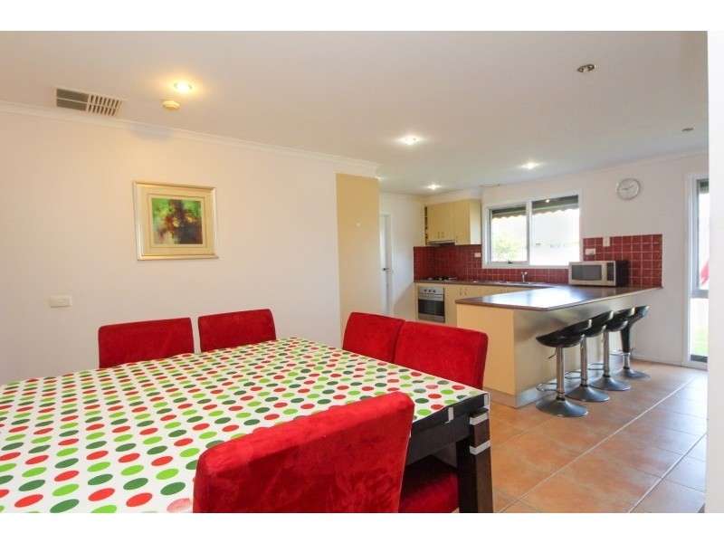 8 Rosewall Place, Clarinda VIC 3169