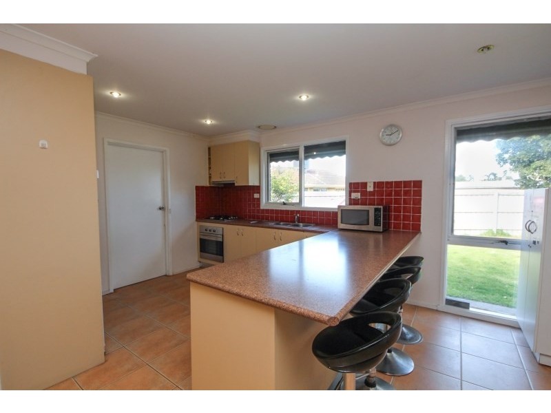 8 Rosewall Place, Clarinda VIC 3169