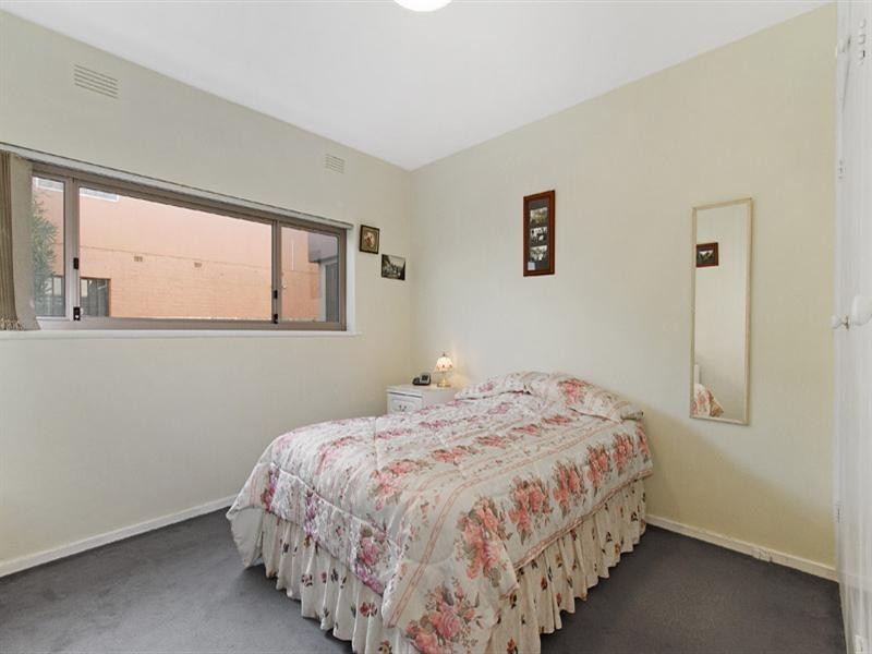 2/70 Beach Road, Mentone VIC 3194