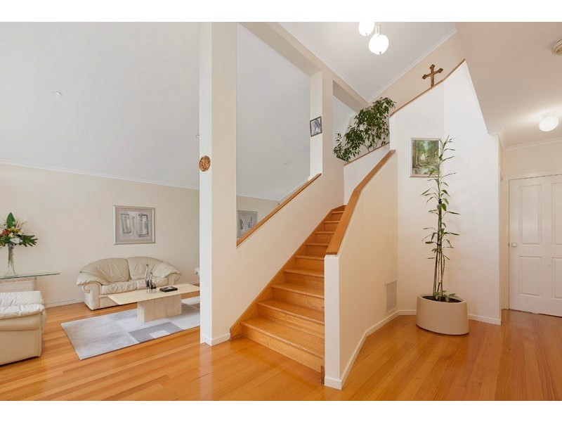 18 Higgins Close, Dingley Village VIC 3172