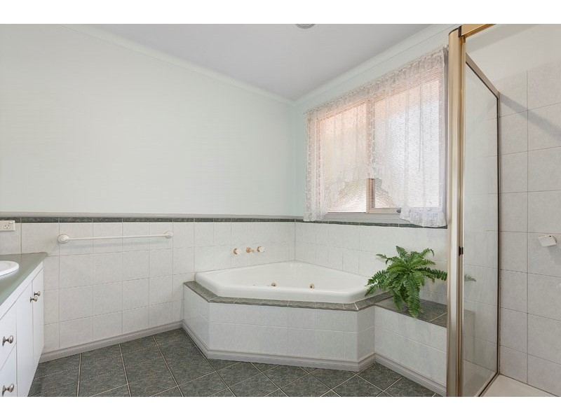 59 Wheatland Crescent, Dingley Village VIC 3172