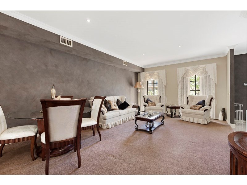 4 Ruby Place, Dingley Village VIC 3172