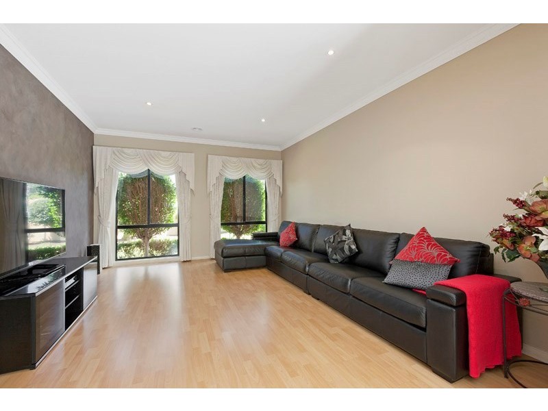 4 Ruby Place, Dingley Village VIC 3172