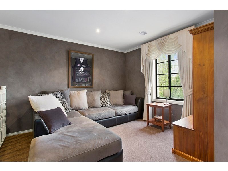 4 Ruby Place, Dingley Village VIC 3172