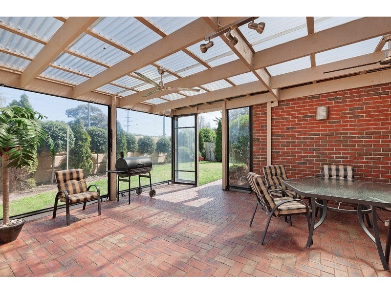 4 Ruby Place, Dingley Village VIC 3172