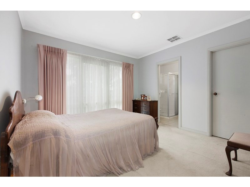 1/36 Marcus Road, Dingley Village VIC 3172