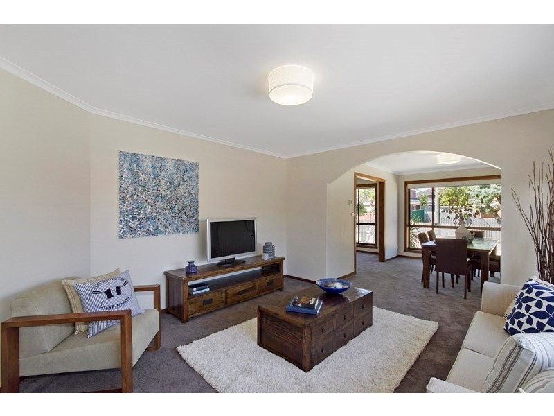 1 Renowden Street, Cheltenham VIC 3192