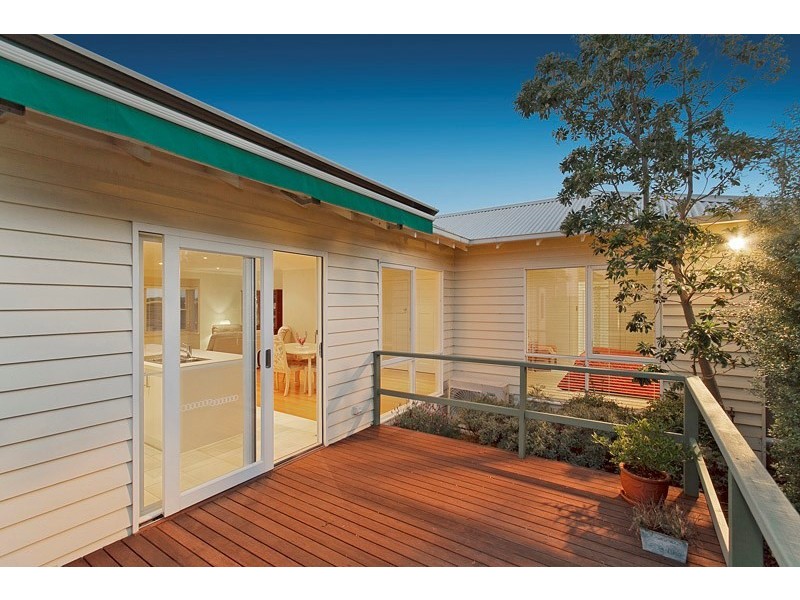 2/8 Collins Street, Mentone VIC 3194