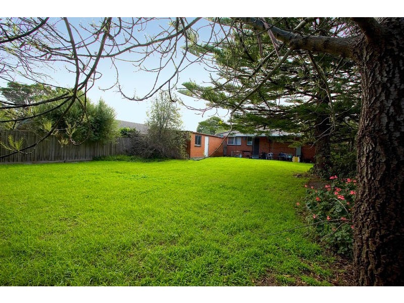 24 Kingswood Drive, Dingley Village VIC 3172