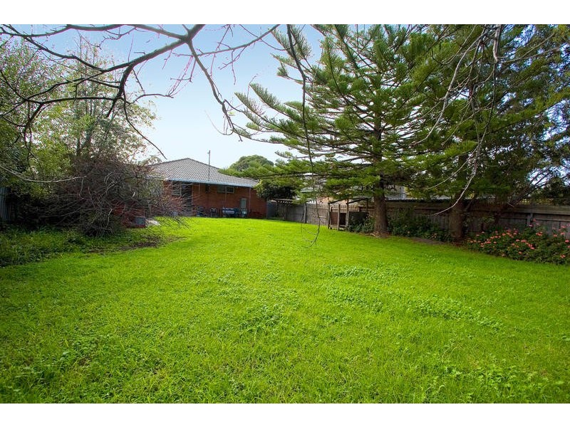 24 Kingswood Drive, Dingley Village VIC 3172