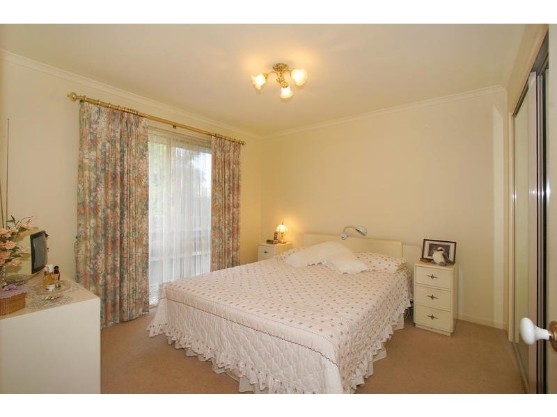 17 Pauline Avenue, Dingley Village VIC 3172