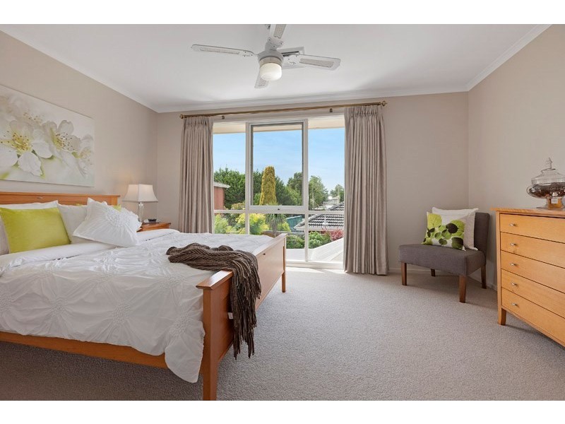 23 Golfwood Close, Dingley Village VIC 3172