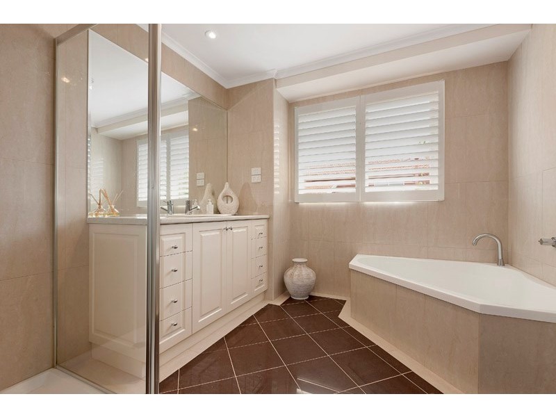 23 Golfwood Close, Dingley Village VIC 3172